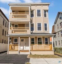 82 Waldorf Ave in Bridgeport, CT - Building Photo