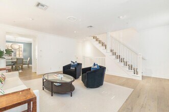 352 N Bromeliad in West Palm Beach, FL - Building Photo - Building Photo