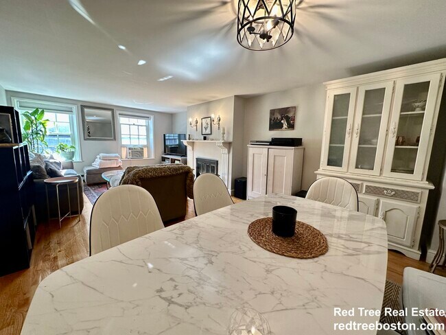 37 Charles St, Unit 2 in Boston, MA - Building Photo - Building Photo