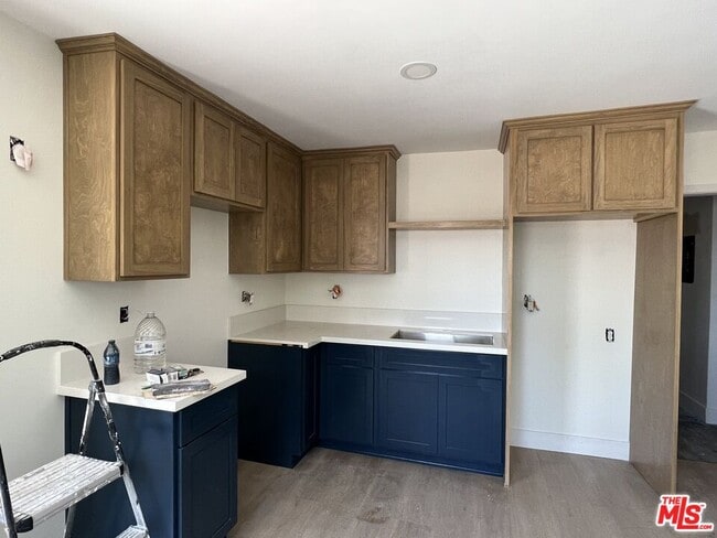 1336 W 37th Dr in Los Angeles, CA - Building Photo - Building Photo