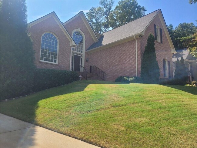 560 Hunt River Way in Suwanee, GA - Building Photo - Building Photo