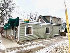 2645 Milwaukee St in Madison, WA - Foto de edificio - Building Photo