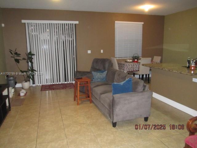 4913 NW 55th Pl in Tamarac, FL - Building Photo - Building Photo