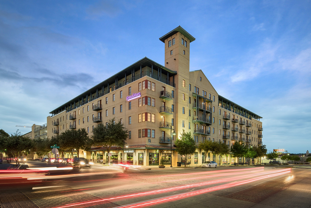 Grandmarc at Westberry Place (new) in Fort Worth, TX - Building Photo