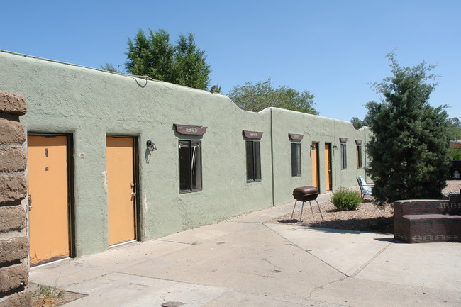 Monkbridge Gardens in Albuquerque, NM - Building Photo - Building Photo