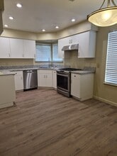 376 E Sycamore Ave in Reedley, CA - Building Photo - Building Photo