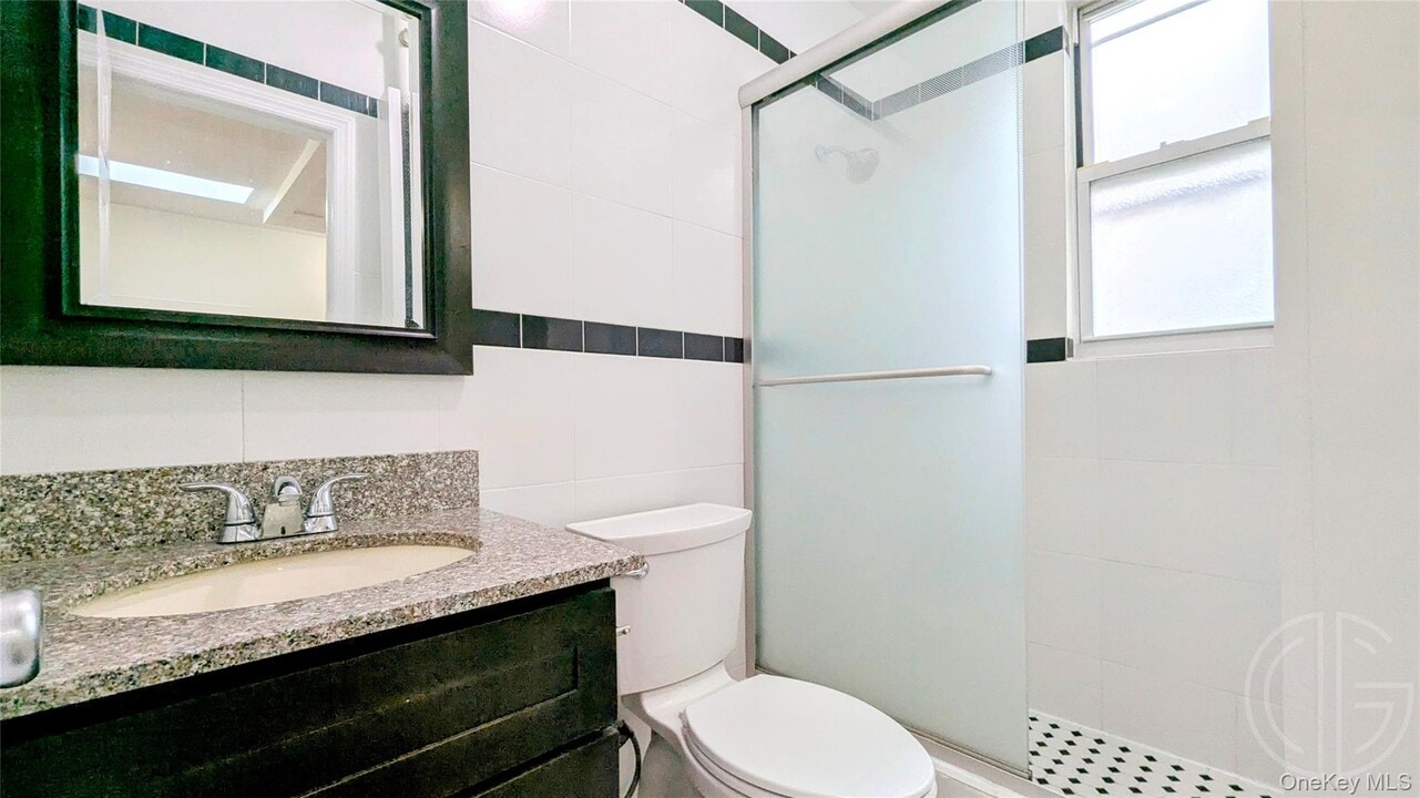 45-07 Ditmars Blvd in Queens, NY - Building Photo