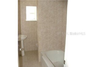 4601 W Oakellar Ave in Tampa, FL - Building Photo - Building Photo