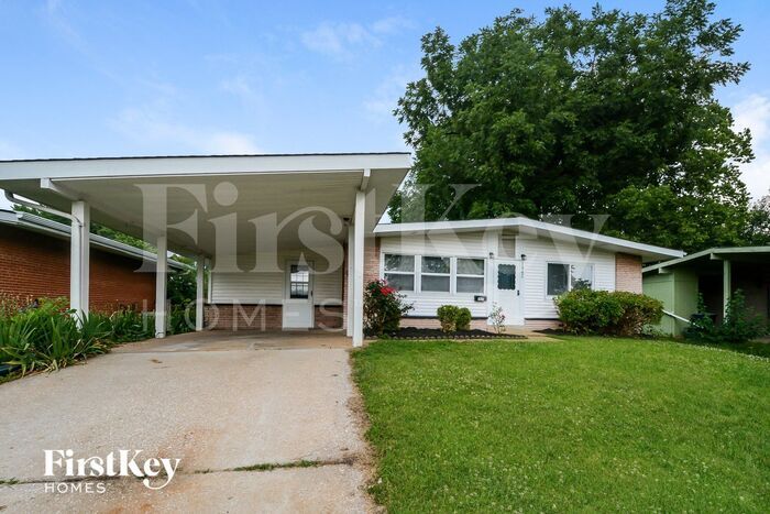 1845 Mullanphy Ln in Florissant, MO - Building Photo
