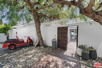 27060 Malibu Cove Colony Dr in Malibu, CA - Foto de edificio - Building Photo