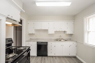 10505 E 79th St in Raytown, MO - Building Photo - Building Photo