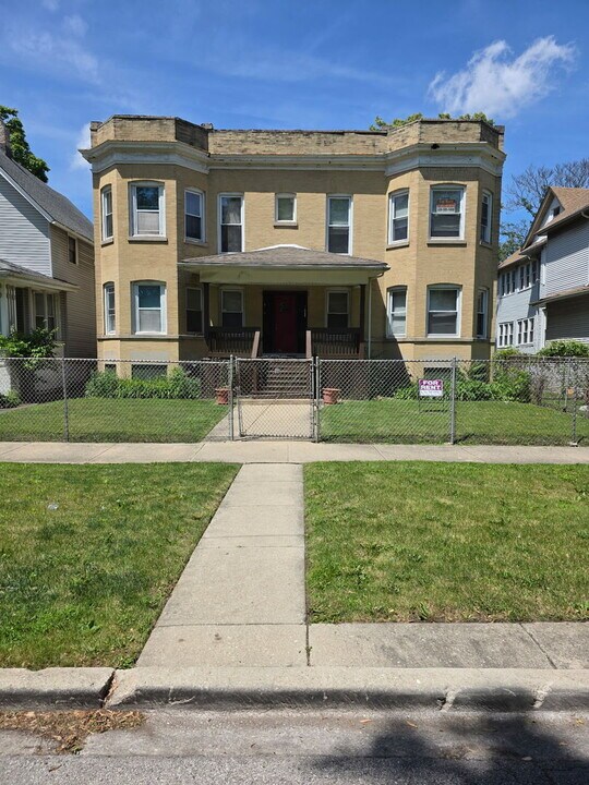 208 N Waller Ave in Chicago, IL - Building Photo