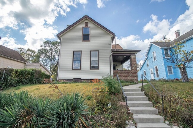 RENOVATED 3BR/2BA HOME CLOSE TO DOWNTOWN in Lafayette, IN - Building Photo - Building Photo