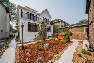 9616-9675 75 Ave NW in Edmonton, AB - Building Photo - Building Photo