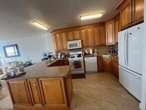 7002 JFK Blvd E in West New York, NJ - Building Photo - Building Photo