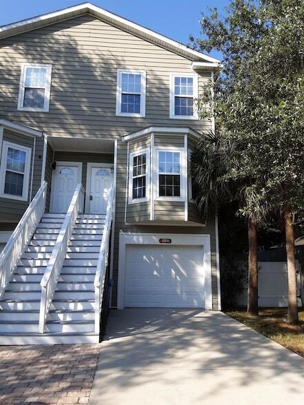 616 Cypress Dr in Surfside Beach, SC - Foto de edificio