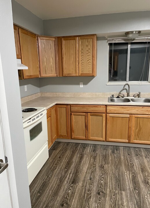 1627 W Maple St-Unit -R in Rawlins, WY - Building Photo