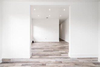 2135 SW 4th St in Miami, FL - Building Photo - Building Photo