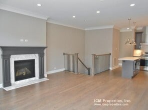 882 W Lill Ave, Unit 880 in Chicago, IL - Building Photo - Building Photo