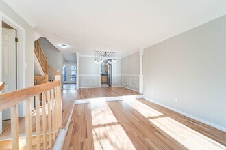 1553 Templeton Pl in Rockville, MD - Building Photo - Building Photo