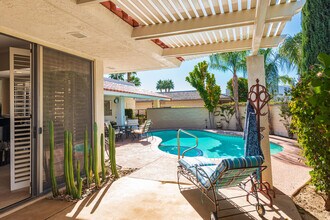 66 Dartmouth Dr in Rancho Mirage, CA - Building Photo - Building Photo