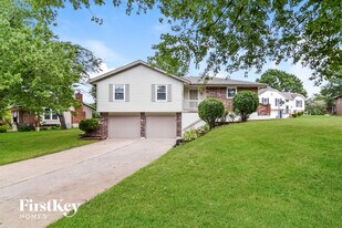 229 SE Brownfield Dr in Lee's Summit, MO - Building Photo