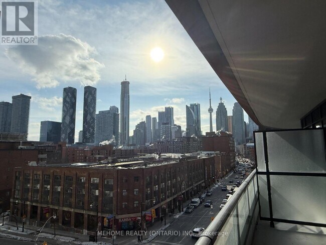 180 Front St E in Toronto, ON - Building Photo - Building Photo