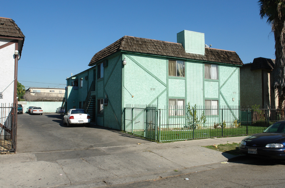 14239 Calvert St in Van Nuys, CA - Building Photo