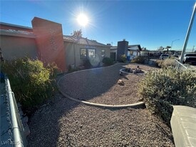 113 Cedar St in Henderson, NV - Building Photo