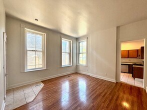 2233 Victor St in Cincinnati, OH - Foto de edificio - Building Photo