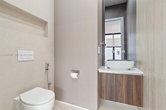 1410 NE 5th St in Fort Lauderdale, FL - Foto de edificio - Building Photo