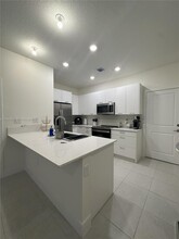 4227 NW 83rd Path in Doral, FL - Building Photo - Building Photo
