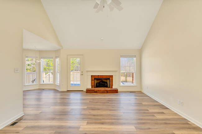 2224 N Fork Dr in Soddy Daisy, TN - Building Photo - Building Photo