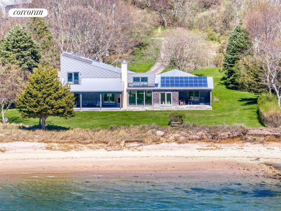 14A Heron Ln in Shelter Island, NY - Building Photo