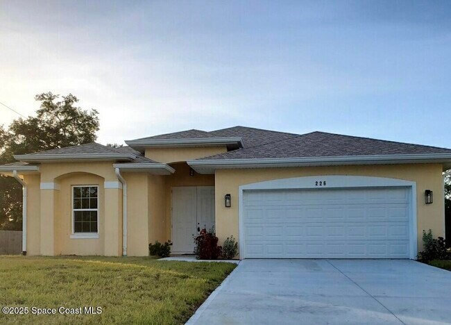 2260 San Filippo Dr SE in Palm Bay, FL - Building Photo - Building Photo