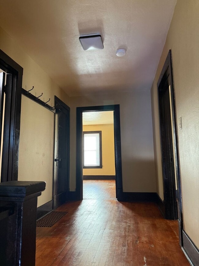 1231 W College Ave in Appleton, WI - Building Photo - Building Photo