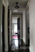 272 Lake Ave in Metuchen, NJ - Building Photo - Building Photo