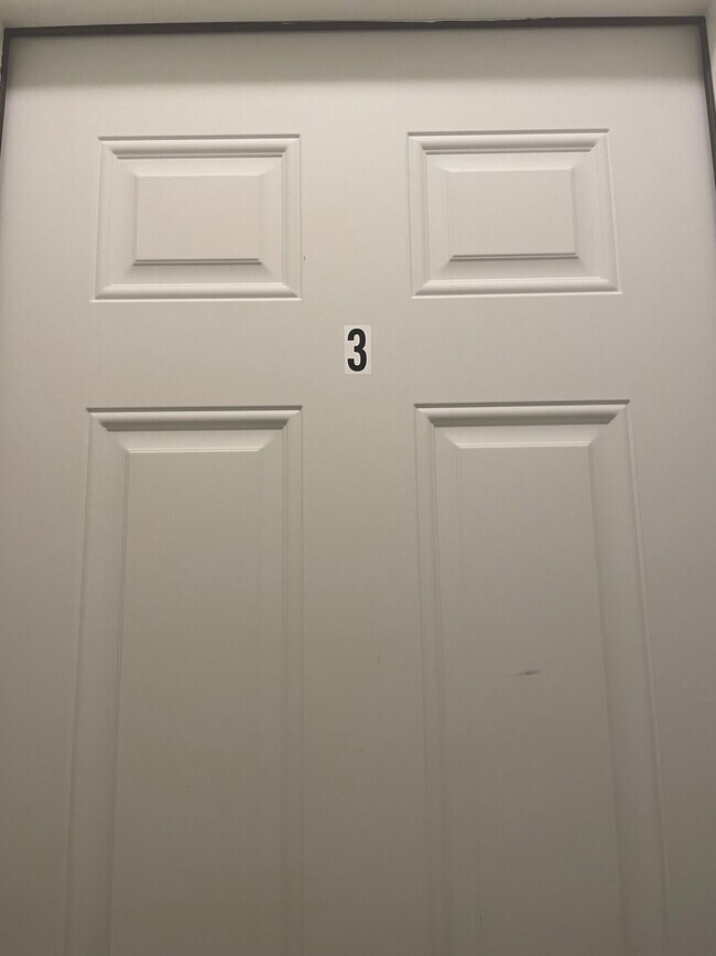 1847 Druid Hill Ave photo'