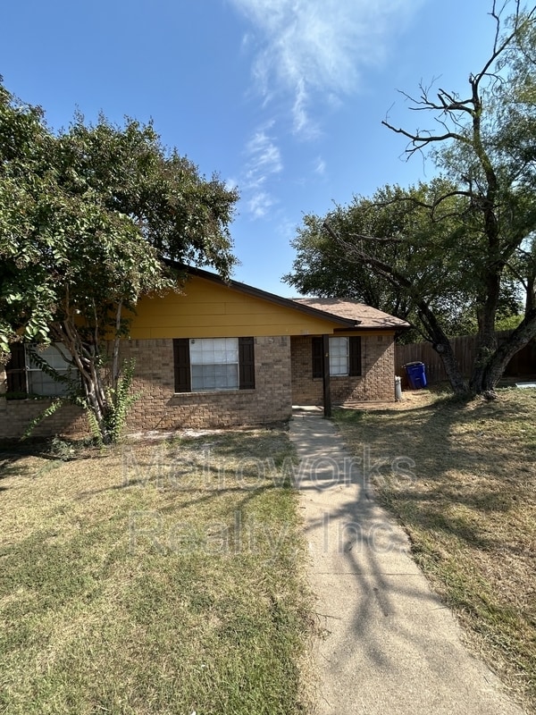 property at 206 Pine Meadow Dr