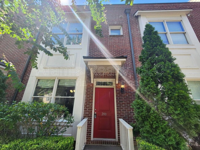 property at 200 Marion Pl NE