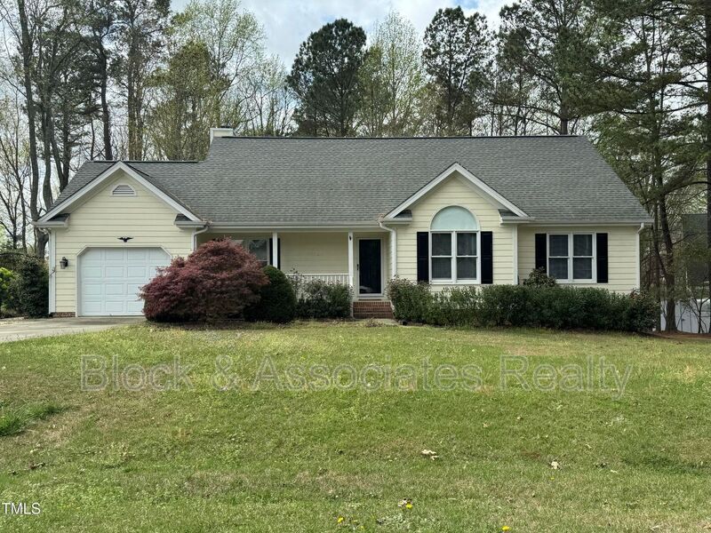604 Moon Shadow Ct in Duncan, NC - Building Photo