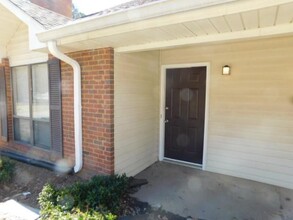 500 Plymouth Ln in Alpharetta, GA - Foto de edificio - Building Photo