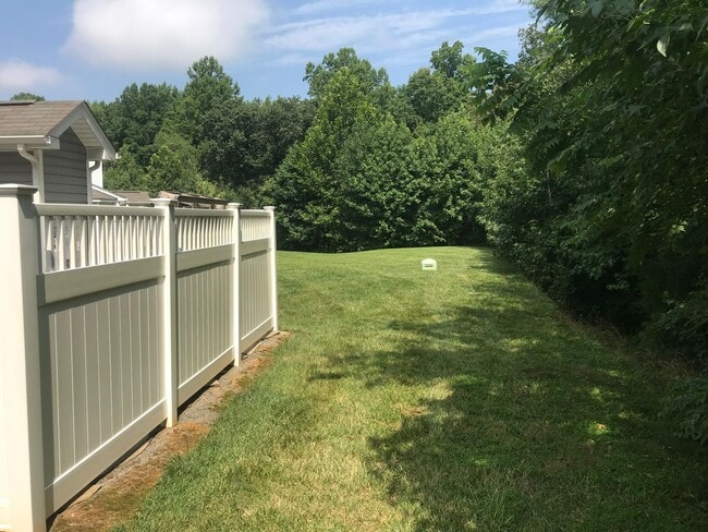 1088 Kelso Ln in Burlington, NC - Building Photo - Building Photo