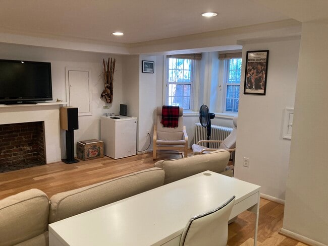 1625 R St NW, Unit Lower Level in Washington, DC - Building Photo - Building Photo