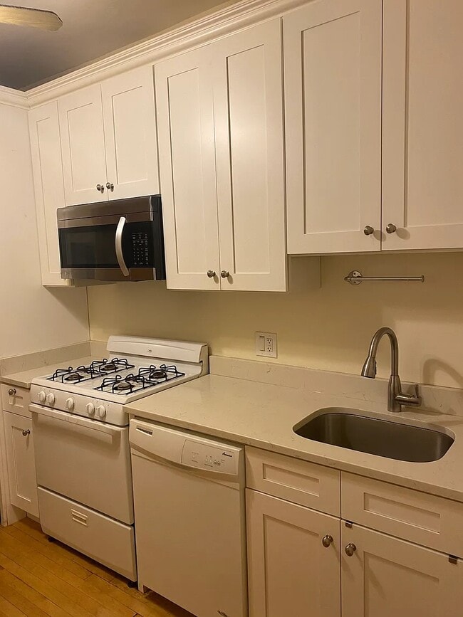 844 W Aldine Ave, Unit 1