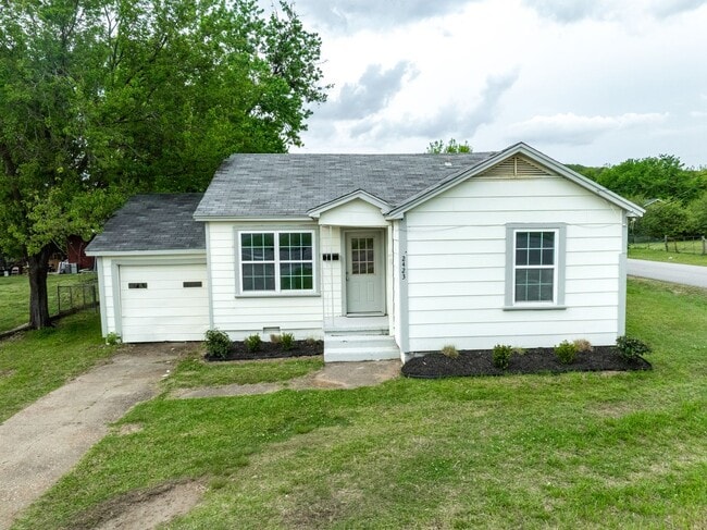 property at 2423 Phoenix Ave