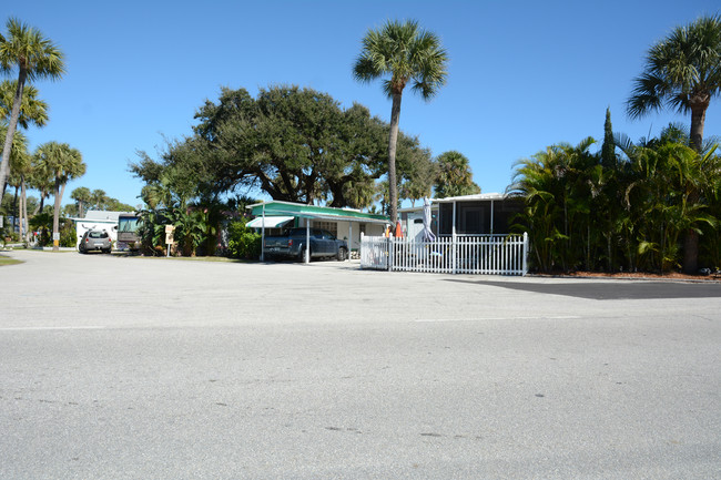 Suni Sands Mobile Home Park in Jupiter, FL - Building Photo - Building Photo