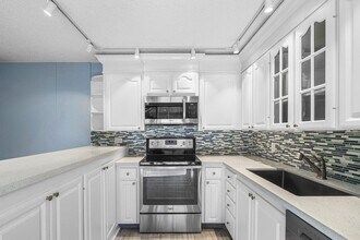 1311 13th Terrace in Palm Beach Gardens, FL - Building Photo - Building Photo