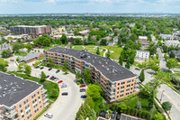 Crescent Court - Phase II in Elmhurst, IL - Building Photo - Building Photo