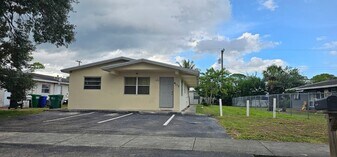 4117 SW 24th St in Fort Lauderdale, FL - Building Photo
